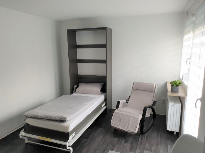 vollständig Möbliertes Appartment/Wohnung in zentraler Lage / überd. Stellplatz möglich – Foto 5