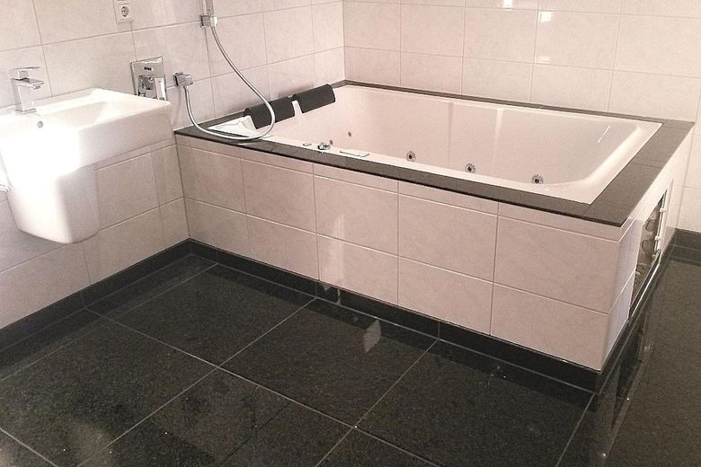 Топ-комерційна нерухомість: офіс 125 м², квартира 125 м², виробничий цех 300 м², продаж без комісії! – OG Bad Whirlpool