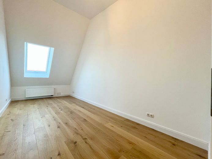 Appartement mansardé avec climatisation | 3 pièces | Colocation possible | Entièrement rénové | Cuisine équipée – Photo 5