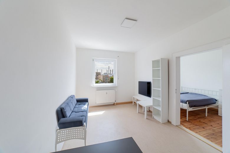schöne 2-Zimmer-Wohnung mit Küche / Newly renovated – Foto 2
