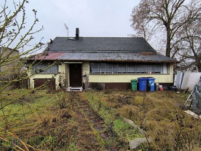Sernow - Handwerkerobjekt auf schönem Grundstück – Rückansicht