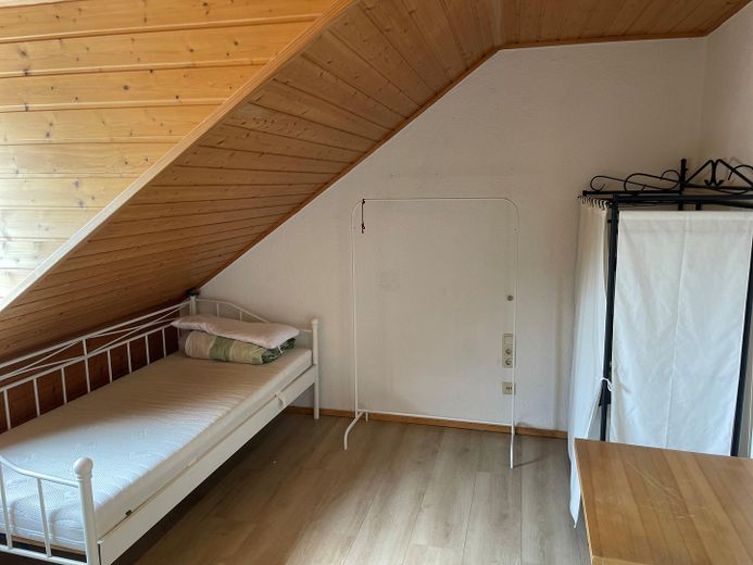 Sanierte 2-Zimmer-Wohnung in TOP-Lage - Sofort verfügbar! – Schlafzimmer Teil 2