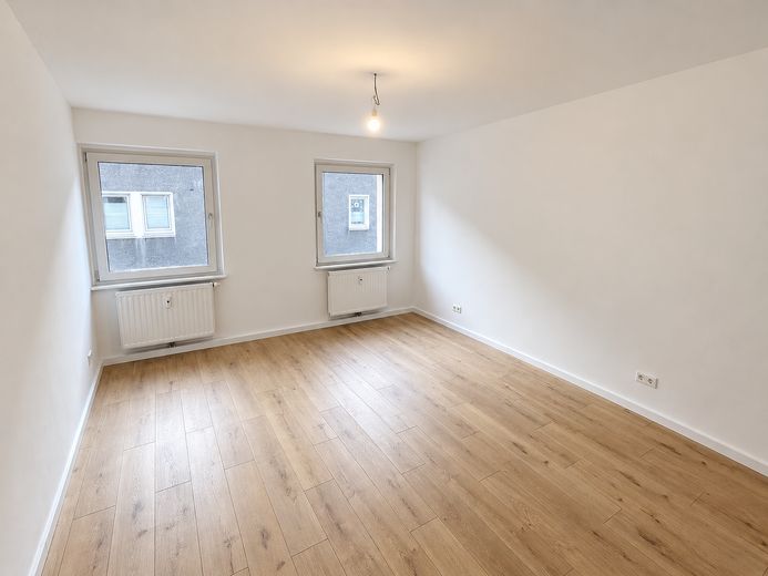 Pierwsze zasiedlenie po remoncie: mieszkanie 2-pokojowe w Heckinghausen – Wohnzimmer 1