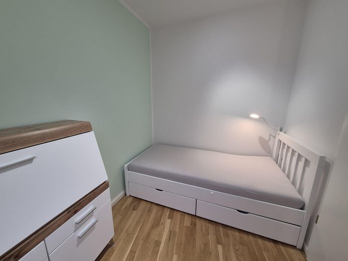 Gästebett im kleinen Zimmer