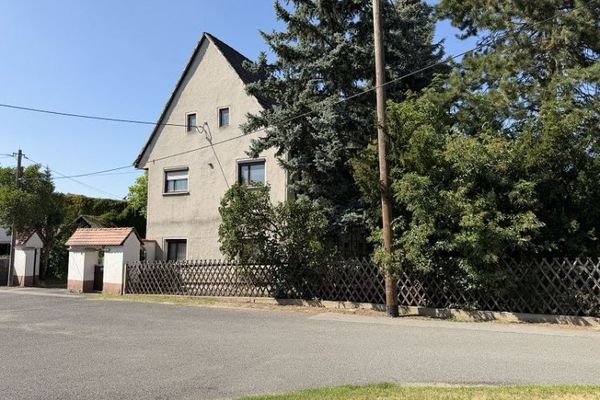 Altenburg yakınlarında Zschaschelwitz: yaklaşık 5.592 m² arsa ve yaklaşık 160 m² yaşam alanına sahip kırsal mülk!!!
