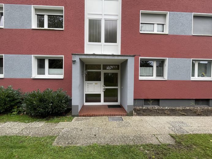 5,5% Mietrendite in Lünen - 3,5-Zimmer Wohnung mit Balkon & Garage - ohne Makler – Hauseingang
