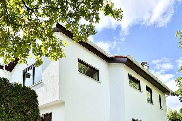 Einziehen & Wohlfühlen – hochwertig renoviertes Reihenendhaus mit Garten, Garage & PV