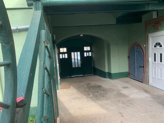 2 ZKB als WG in denkmalgeschütztem Gebäude – Innenhof