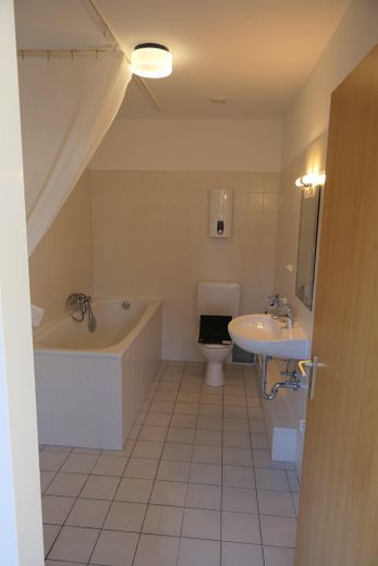 Helle 2 ZKB-Innenstadt-Wohnung – Bad