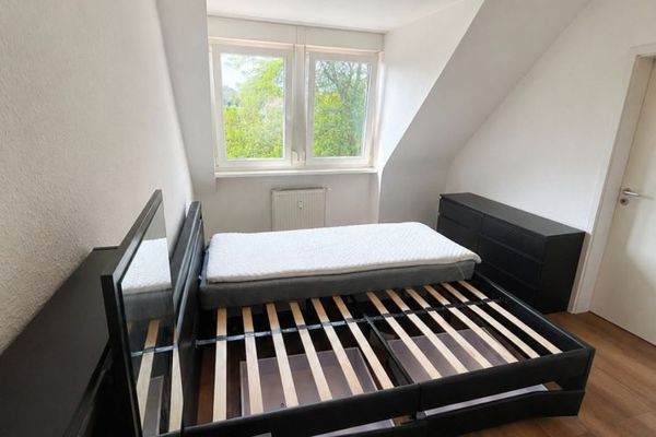 Schönes 2 Zimmer Apartment im DG, 31qm in Ludwigshafen zu vermieten