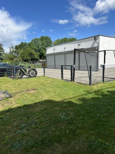 Wunderschöne Wohnung mit Garten in ruhiger Lage – Garten mit Zugang zum Hof 