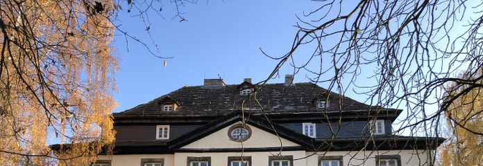 Barockschloss Natzungen (1728) – Historisches Herrenhaus auf 5.000 m² Parkgrundstück – Gartenansicht