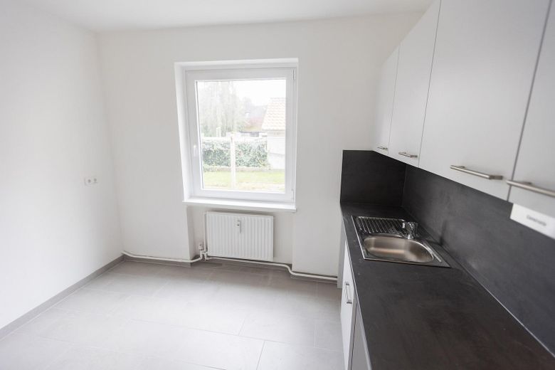 Frisch Sanierte 2-Zimmerwohnung mit großer Küche in Harburg – Foto 8