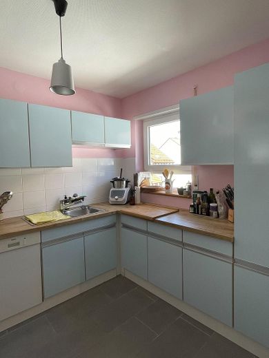 Modernes Zuhause mit Parkblick – 4-Zimmer-Wohnung mit großem Süd-Balkon & Garage – Küche