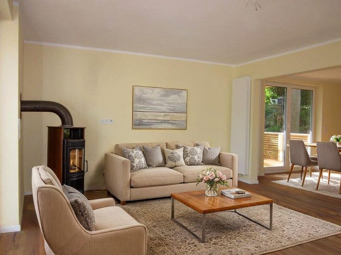 Fernblick über Bad Harzburg trifft Spa-Feeling: geöltes Parkett, Vollbad, Dampfsauna & 2 Balkone – Wohnz mit Kamin
