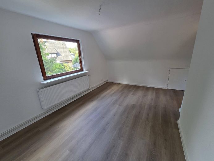 Einfamilienhaus mit großem Garten in bester Lage – DG Zimmer 2