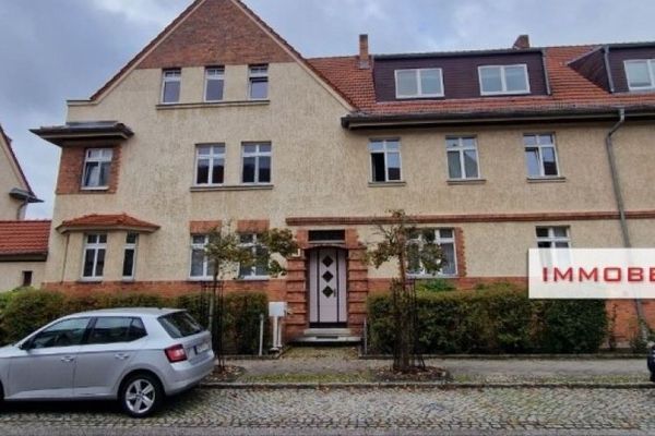 IMMOBERLIN.DE - Geräumige Dachgeschosswohnung in angenehmer Lage beim Waldpark