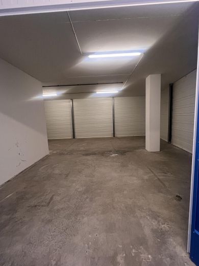 51m2 STORAGE SPACE IN A PRIME TRANSPORT LOCATION. COMMISSION-FREE – Photo 3