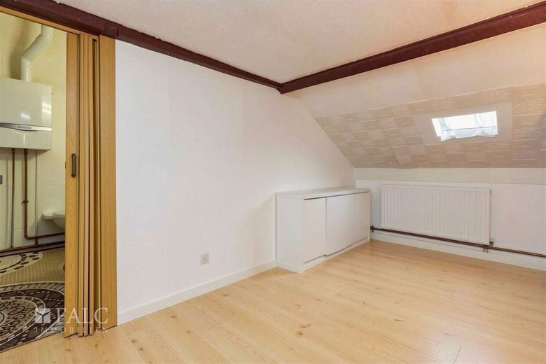 Günstiger Einstieg für fleißige Handwerker! – Wohnzimmer