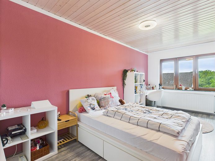 Helle Doppelhaushälfte mit Wintergarten und Einliegerwohnung in familienfreundlicher Lage – Foto 11