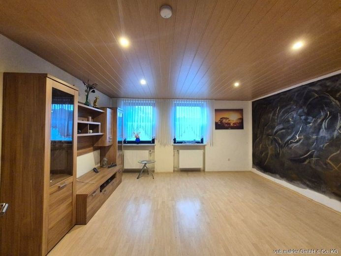 RESERVIERT Vielseitiges Wohn- und Geschäftshaus mit Einliegerwohnung auf großzügigem Grundstück in Pullenreuth – VUB0002334-7