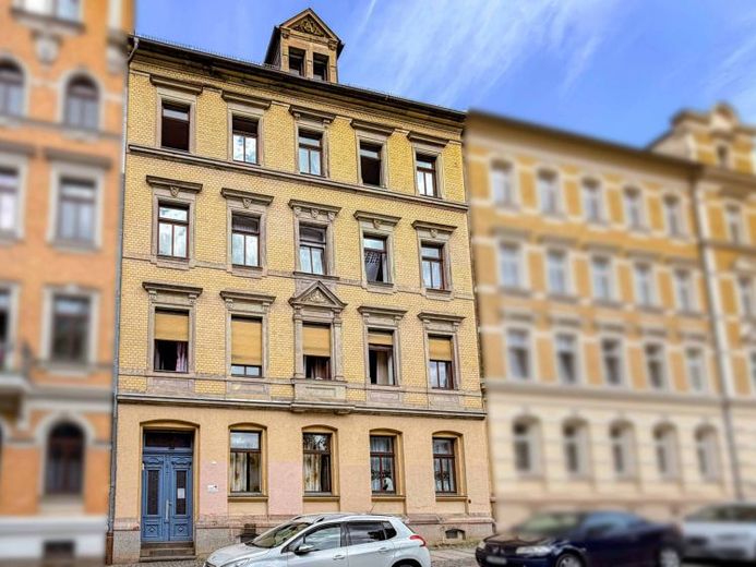 Heritage-listed, renovated and fully rented multi-family house in Chemnitz – Photo 1