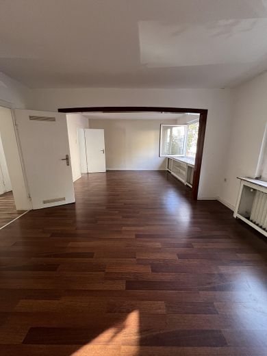 115 m² Wohnkomfort mit XXL-Terrasse in Duisburg Rheinhausen – Wohnzimmer
