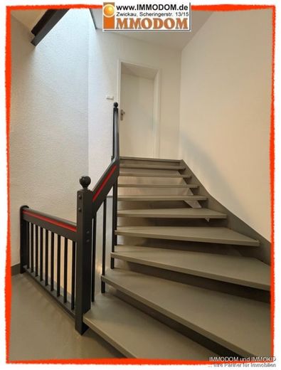 2-Zimmer-Wohnung, neu und hochwertig renoviert, in Zwickau-Pölbitz zu vermieten! – Treppe zur Wohnung
