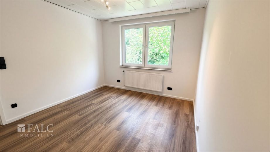 Familientraum in Wuppertal - freistehendes Haus mit Garten – Schlafzimmer