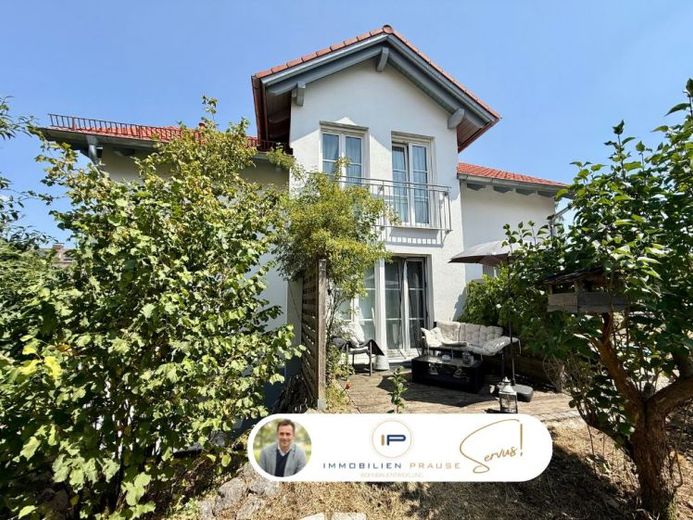 Modernes Einfamilienhaus mit Wärmepumpe – Foto 1