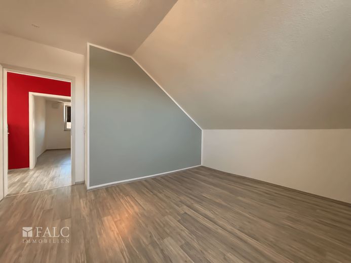 Hell. Offen. Energieeffizient. KfW-40-Wohnung mit sonniger Terrasse und Garage – Schlafzimmer 2 - Bild 2
