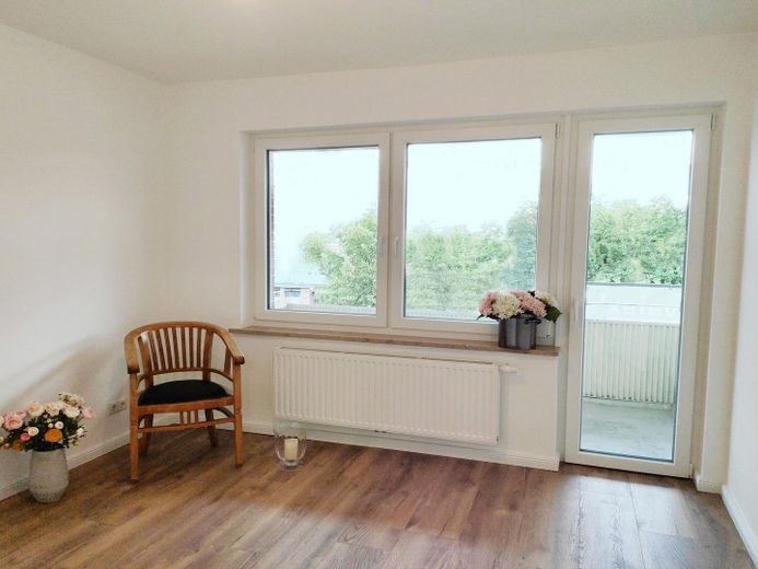 Appartamento di lusso (59 mq) in Tilsiter Platz a Kiel-Ellerbek/Wellingdorf – Gästezimmer/Büro m. Balkontür