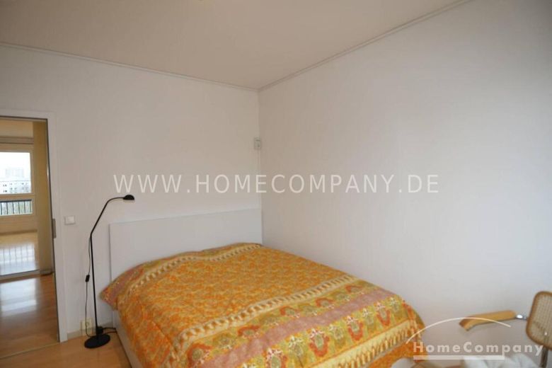 Voll möblierte Drei-Zimmer-Wohnung in saniertem Altbau, Berlin Friedrichshain – e4e5e21e2e3bfca52a70fff31ae8b25c91fb279a.jpg