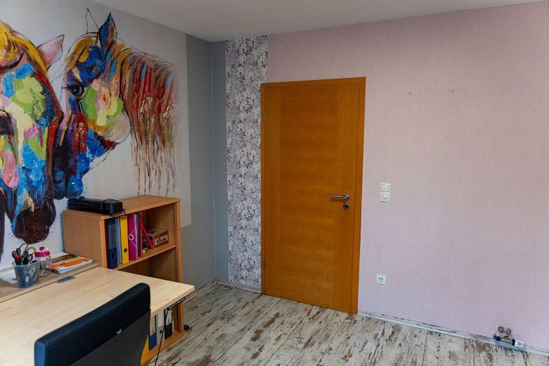 Vielseitige Gewerbeimmobilie in Wietmarschen OT Lohne: Halle, Büro & Wohnhaus – Arbeitszimmer EG