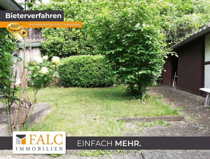 Romantischer Innenhof mit Fachwerkhaus im Zentrum von Göttingen - FALC Immobilien Göttingen – Romantischer Innenhof