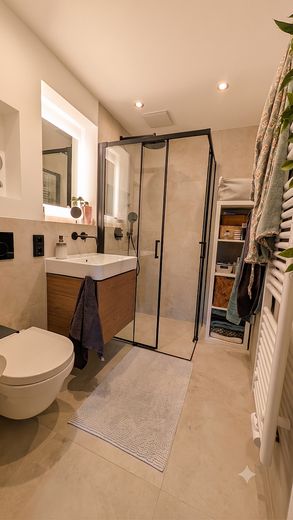 Großzügige Maisonette-Wohnung mit Süd-Balkon in Zentrumnähe – Badezimmer