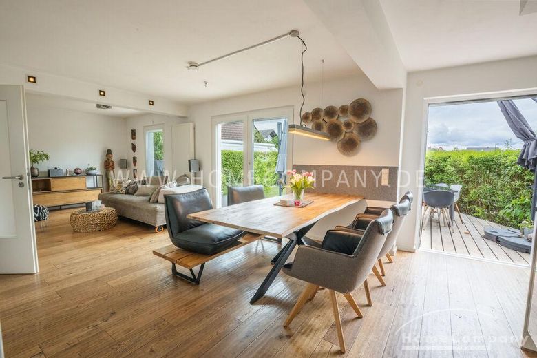 Wohnen im Grünen – Befristete Vermietung: Stilvolles Einfamilienhaus mit Garten  &  Terrasse in Olching – 5cbd344898440a3c2a6321c6fd69dfbd55d11142.jpg