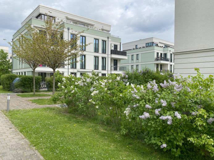 Neubauwohnung von Privat, barrierefrei mit Fußbodenheizung, SmartHome, eigenem Garten und Balkon – Garten