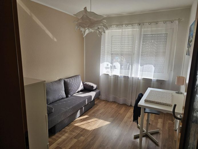 Maison mitoyenne centrale exclusive avec piscine et climatisation – Kinderzimmer