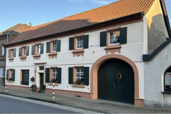 Sanierter Fachwerktraum mit Einliegerwohnung und großem Garten in Schwalmtal
