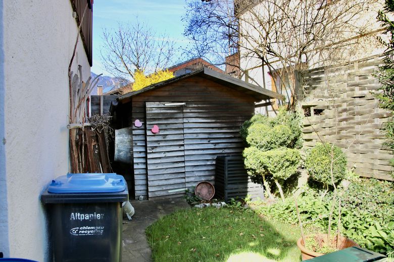 Gepflegtes Reiheneckhaus in ruhiger Lage – Gartenhütte
