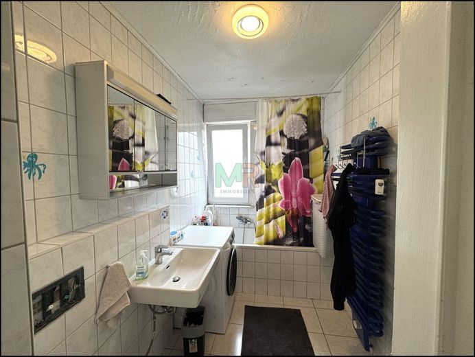 Wohn- und Geschäftshaus in zentraler Lage von Pforzheim – 1. OG, Badezimmer
