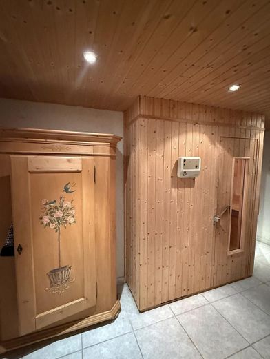 freistehendes Einfamilienhaus mit Garten, Pool, Sauna & Solarthermie – Foto 16