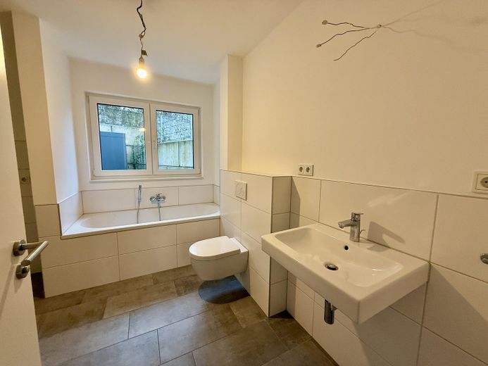 Badezimmer mit Badewanne