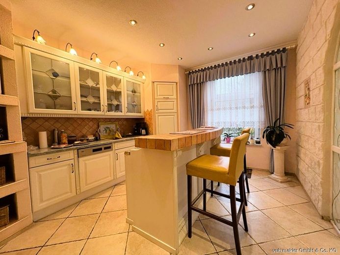 REDUZIERT!! Wohnhaus mit Geschichte: Großzügige Räume, Terrasse und Schwedenofen in Marktschorgast – VUB0002374-3