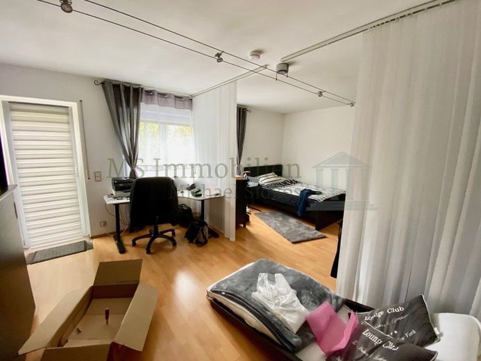 *** Mehrfamilienhaus als Kapitalanlage mit Erbpacht *** – 1.OG Zimmer 3