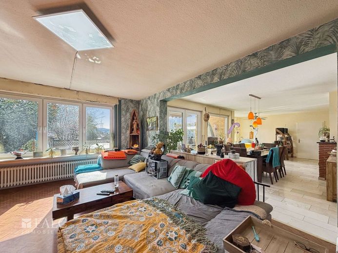 ***Hullersen - Modernisiertes Mehrfamilienhaus mit 6 Wohneinheiten auf üppigem Grundstück*** – Eigentümerwohnung