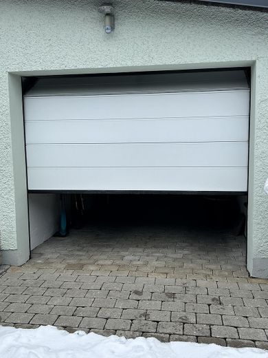 Garage mit elektr. Torantrieb