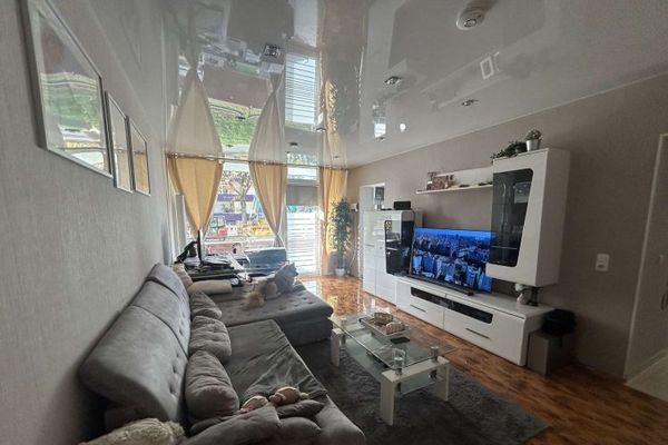 Großzügige Erdgeschosswohnung in Bielefeld mit Balkon und Tiefgarage.