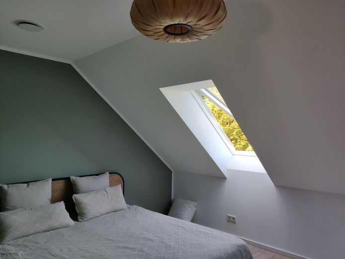 Schlafzimmer 2 Fenster